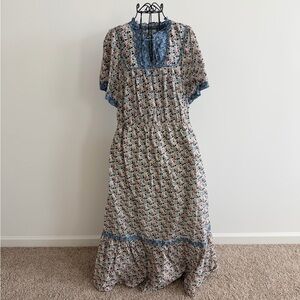 Chic Blue and White Floral Maxi Dress